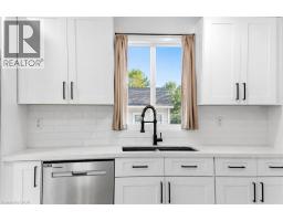 12 MAIN Street W - 10