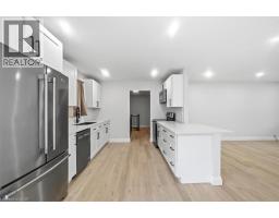12 MAIN Street W - 12