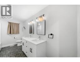 12 MAIN Street W - 23