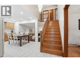 6 ROYCE Avenue - 18
