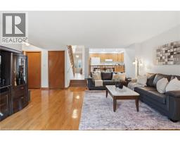 6 ROYCE Avenue - 19