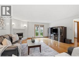 6 ROYCE Avenue - 21