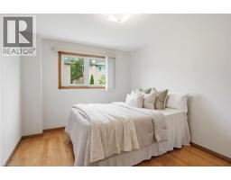 6 ROYCE Avenue - 25