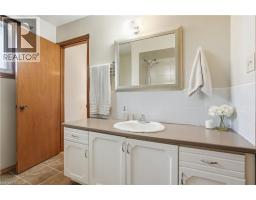 6 ROYCE Avenue - 30