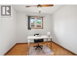 6 ROYCE Avenue - 34
