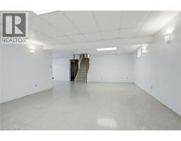 6 ROYCE Avenue - 37