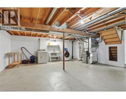 6 ROYCE Avenue - 42