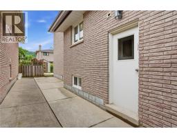 6 ROYCE Avenue - 43