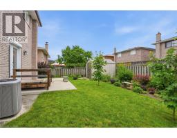 6 ROYCE Avenue - 46
