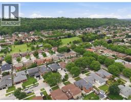 6 ROYCE Avenue - 50