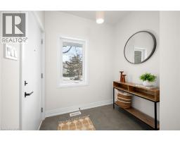 82 CHALMERS Street N - 8
