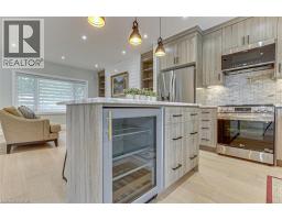33 TYRELL Street - 11