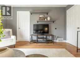 120 CHARLES Street E - 12