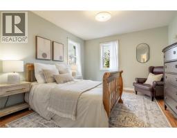 120 CHARLES Street E - 14
