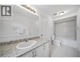 12 OLDHAM Avenue - 18