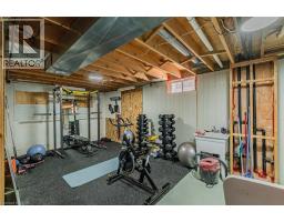 141 LYNNDALE Road - 39