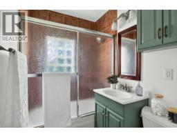 720 BRITANNIA Avenue - 16