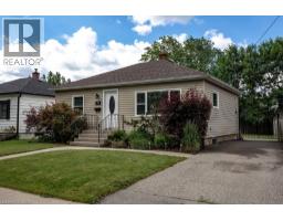 720 BRITANNIA Avenue - 2