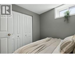 720 BRITANNIA Avenue - 33