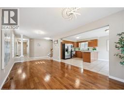 226 SLEAFORD Street - 10