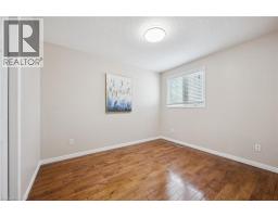 226 SLEAFORD Street - 31