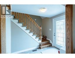 28 MCGIBBON Court - 17