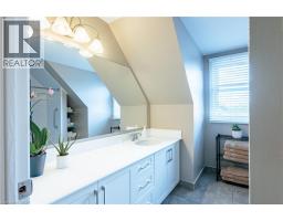 28 MCGIBBON Court - 21