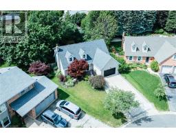 28 MCGIBBON Court - 4