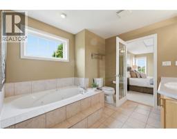 36 WEBERLYN Crescent - 25