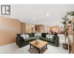 36 WEBERLYN Crescent - 35