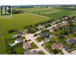 36 WEBERLYN Crescent - 47