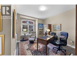 6 CREEKSIDE Drive - 23
