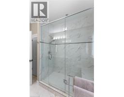 6 CREEKSIDE Drive - 28