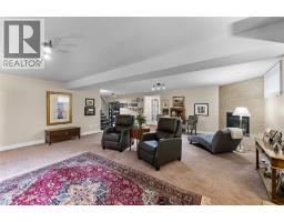 6 CREEKSIDE Drive - 33