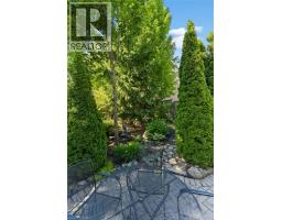 6 CREEKSIDE Drive - 41