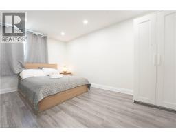 136 JANSEN Avenue - 22