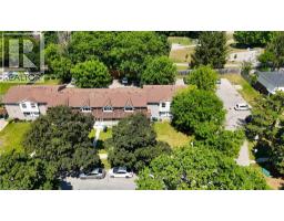 136 JANSEN Avenue - 32