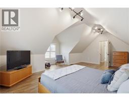 56 MCCAFFERY Crescent - 36