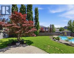 56 MCCAFFERY Crescent - 8
