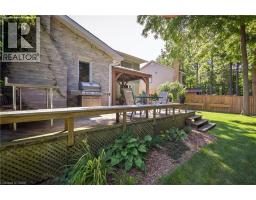 15 MCLEOD Court - 36