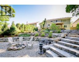 15 MCLEOD Court - 4