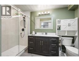 555 FOUNTAIN Street S - 16