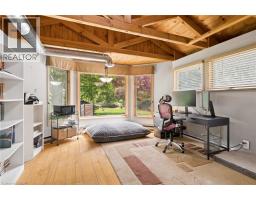 555 FOUNTAIN Street S - 22