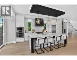 1047 MEREDITH Avenue - 10