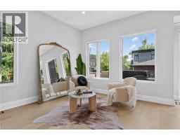 1047 MEREDITH Avenue - 14