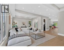 1047 MEREDITH Avenue - 19