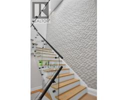 1047 MEREDITH Avenue - 22