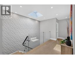 1047 MEREDITH Avenue - 23