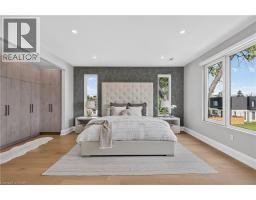 1047 MEREDITH Avenue - 25