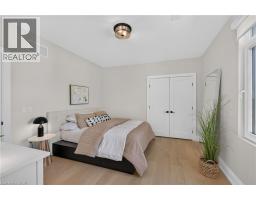 1047 MEREDITH Avenue - 29